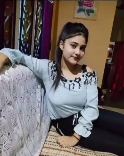 Call Girls Service in Tral